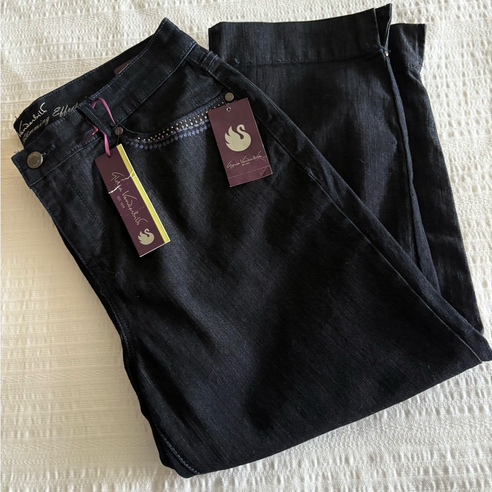 Gloria Vanderbilt dark wash Denim capris size 6